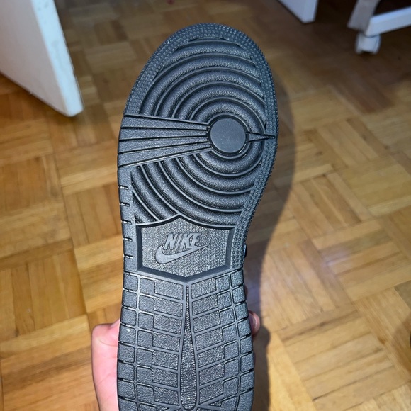 Air Jordan 1 Mid SE GS 'Black Glitter' - Picture 3 of 4